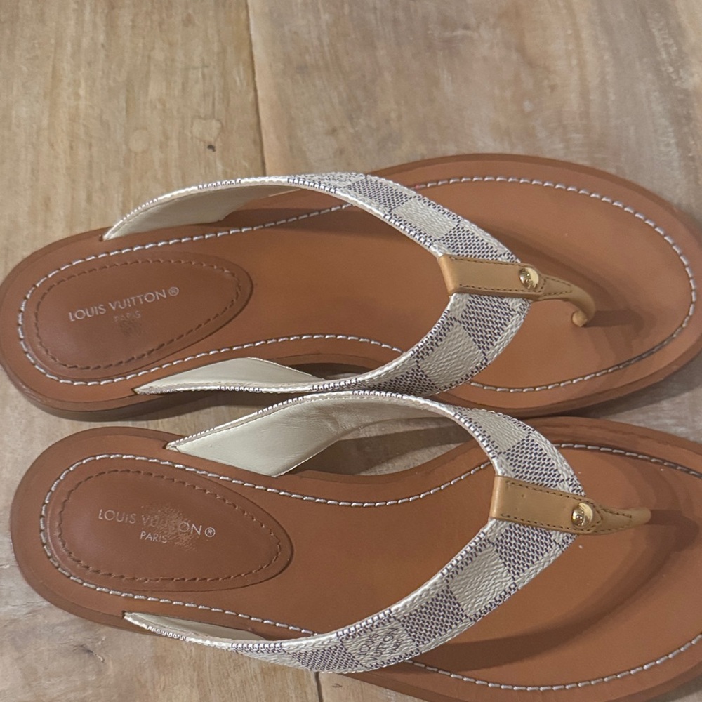 Checkered Tan and White Sandals - Picture 2 of 11